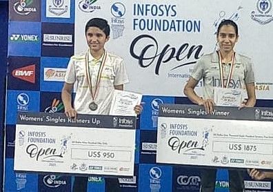 Anupama Upadhyaya (R) beat Unnati Hooda 21-19, 21-16 in the women&#039;s singles final