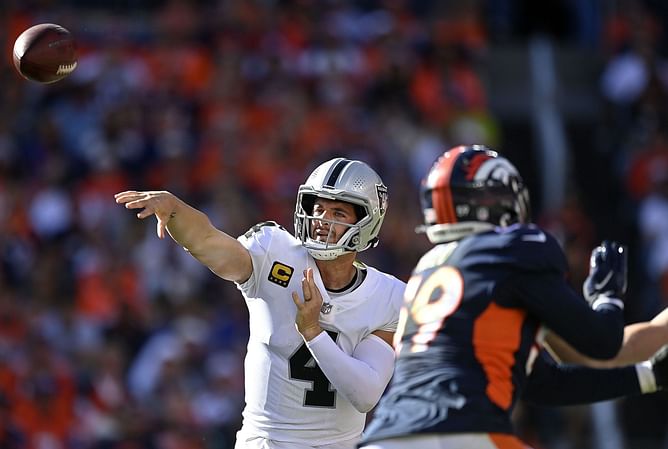 This stat proves how Raiders' Derek Carr is in a league of his own