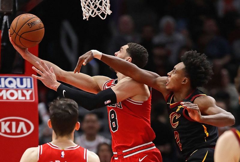 Zach LaVine of the Chicago Bulls goes up against Cleveland Cavaliers&#039; Collin Sexton