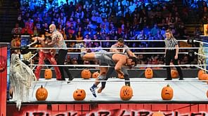 WWE दिग्गज ने SmackDown में हुए स्ट्रीट फाइट पर उठाए सवाल, मैच को बताया दर्शकों की बेइज्जती