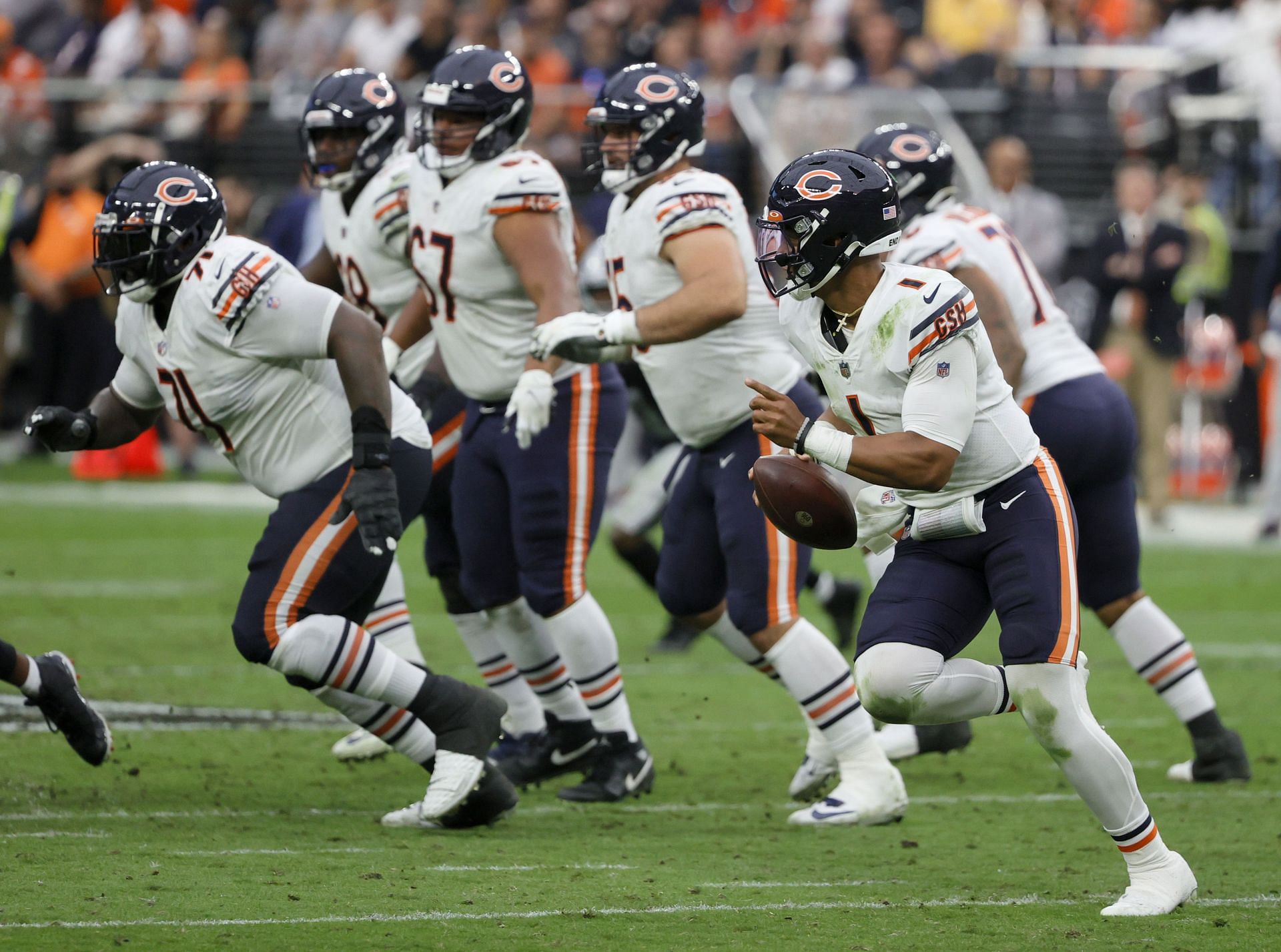 Chicago Bears v Las Vegas Raiders