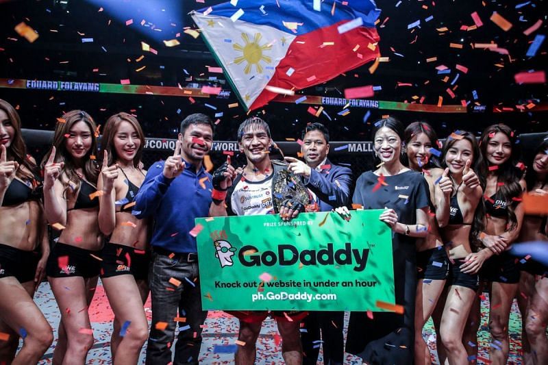 Tim Lakai memberi penghormatan kepada Manny Pacquiao