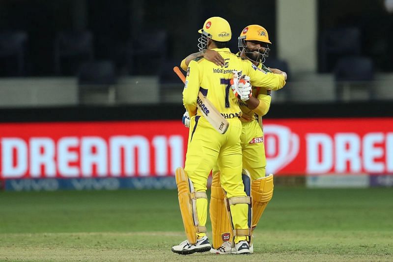 Ravindra Jadeja hugs MS Dhoni after CSK&#039;s win. Pic: IPLT20.COM