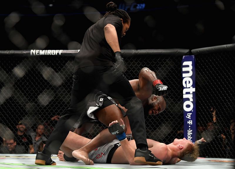 Derrick Lewis&#039;s win over Alexander Volkov at UFC 229 earned him a late-notice title shot