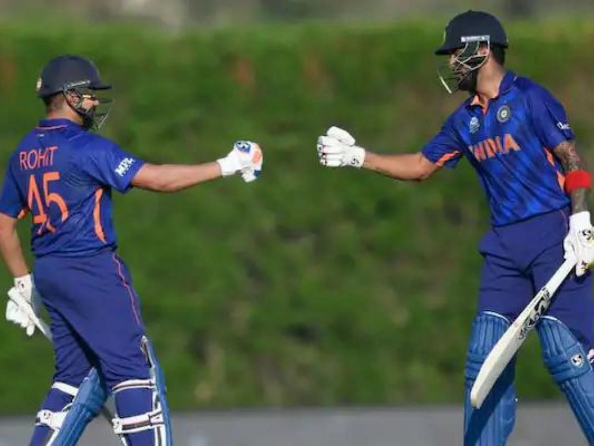 Rohit Sharma (L) &amp; KL Rahul got India off to a brisk start against Australia