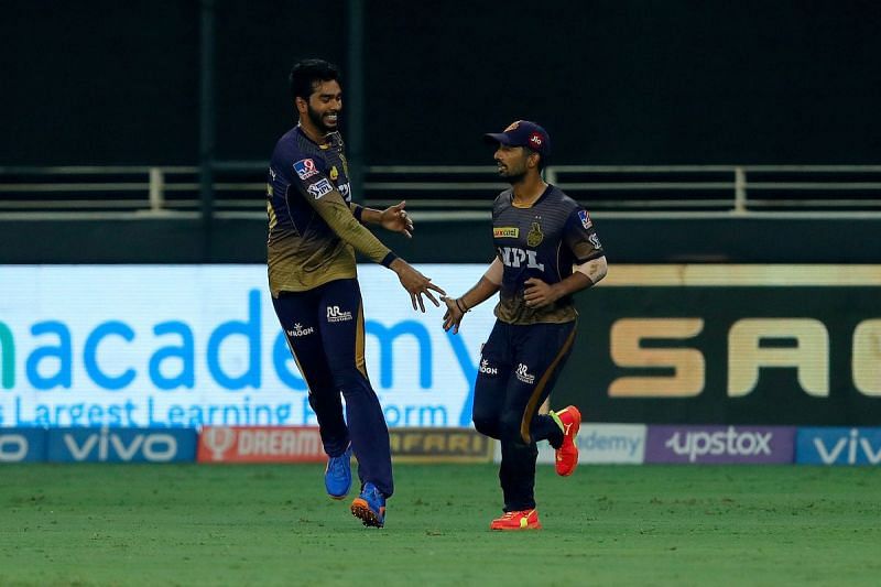Venkatesh Iyer (L) celebrates after removing KL Rahul in the last over [Credits: IPL]