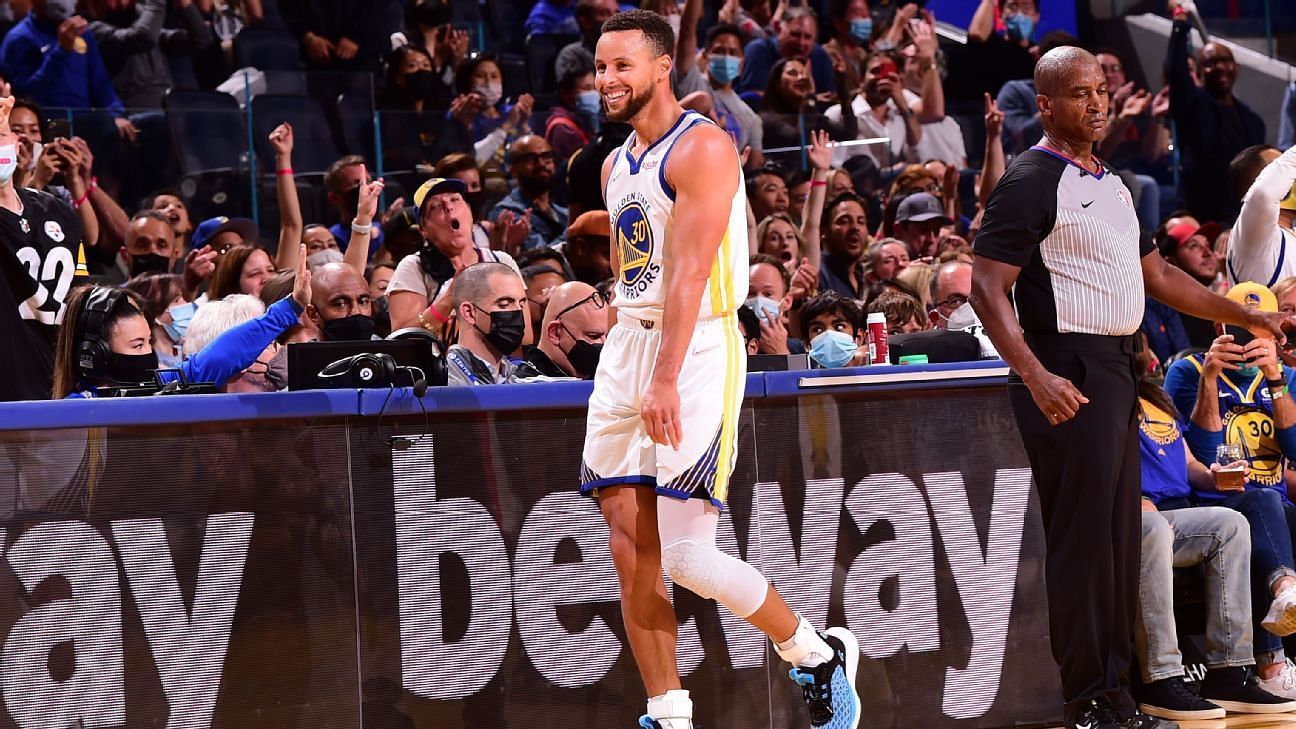 Stephen Curry in the 2021-22 NBA preseason finale [Source: ESPN]