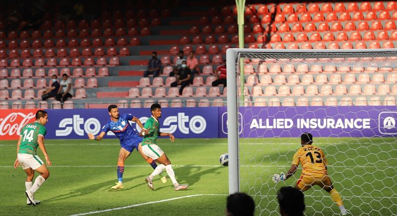 Anisur Rahman Zico denied Manvir a goal on a couple of occasions.