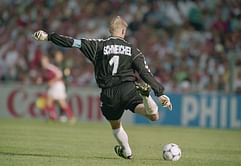 "I've no beef with Sir Alex Ferguson" - Manchester United legend Peter Schmeichel hails former boss as "best manager ever", discusses their equation
