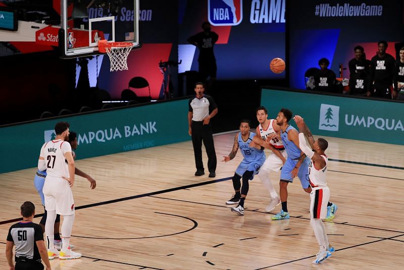 Damian Lillard hitting a free throw against the Memphis Grizzlies