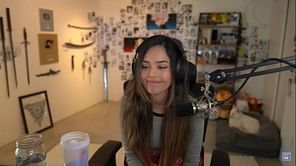 Valkyrae allegedly meets Corpse Husband face-to-face for the first time, trades a $1000 silver brick