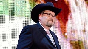 "We gotta get rid of this guy" - Jim Ross on WWE legend's reaction after former superstar fell asleep at an airport