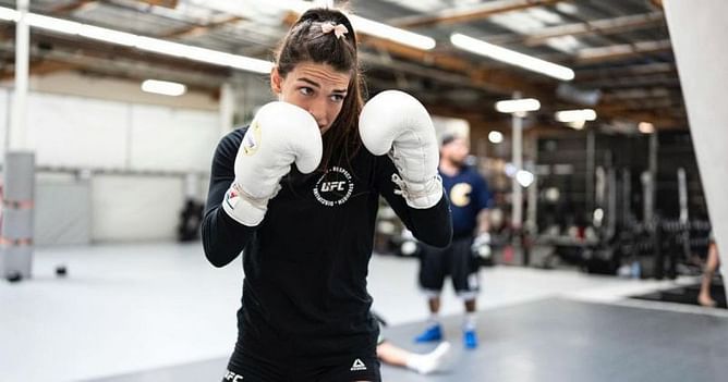 Watch: When Mackenzie Dern submitted an opponent with a modified Imanari choke