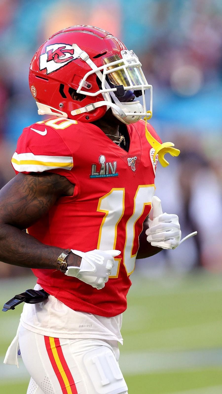 is tyreek hill playing tonight against the wft