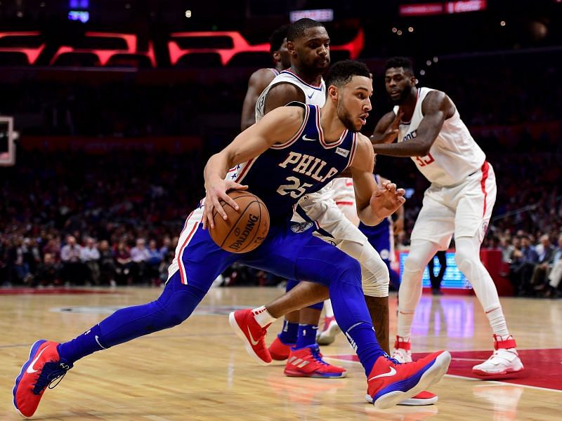 Philadelphia 76ers Ben Simmons drives in on Los Angeles Clippers defense