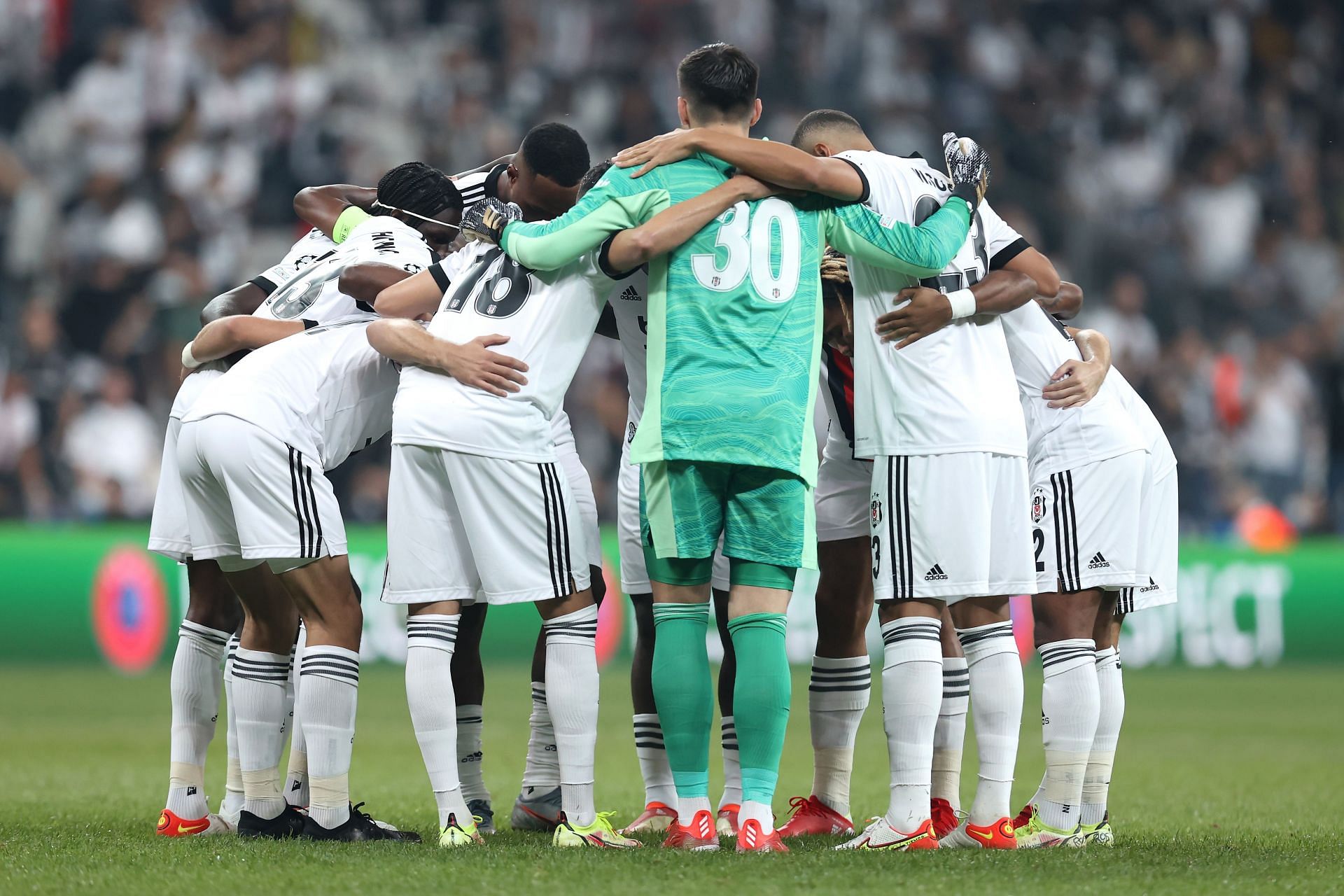 Besiktas welcome Sporting Lisbon to Vodafone Park