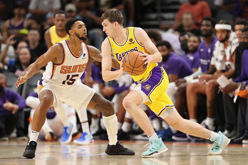 Austin Reaves wins possessions for the LA Lakers on both ends of the floor