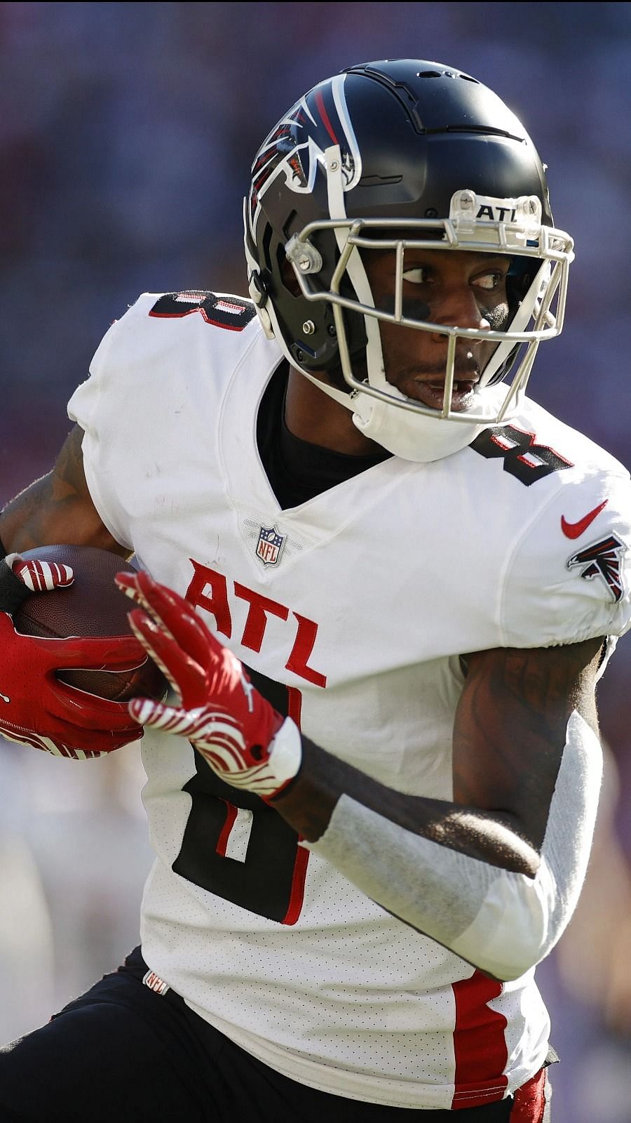 Atlanta Falcons on X: First look at Kyle Pitts in the throwbacks