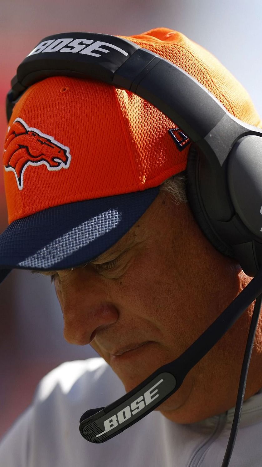 Broncos' Vic Fangio loses it on the sideline after Ravens run the ball to  tie NFL record