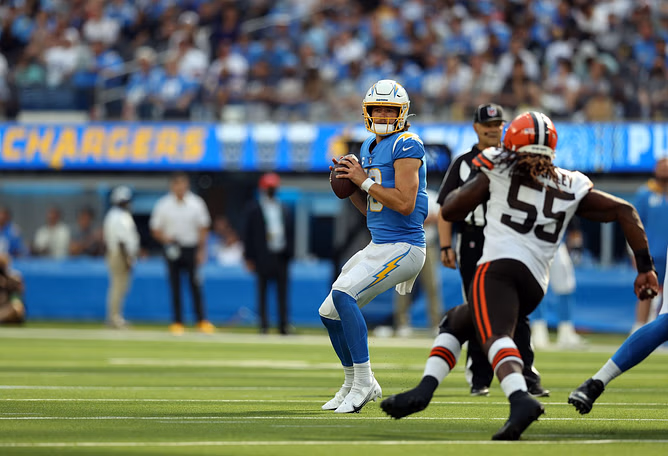 "Justin Herbert can throw a strawberry through a battleship" - Ravens DC's bizarre compliment for Chargers QB