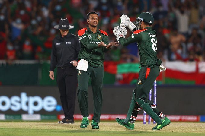 शाकिब अल हसन ने इस मैच में जबरदस्त गेंदबाजी की (Photo Credit - ICC)