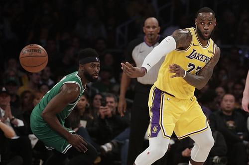 LeBron James is one of the best playmakers to ever grace a basketball court [Photo: Bleacher Report]