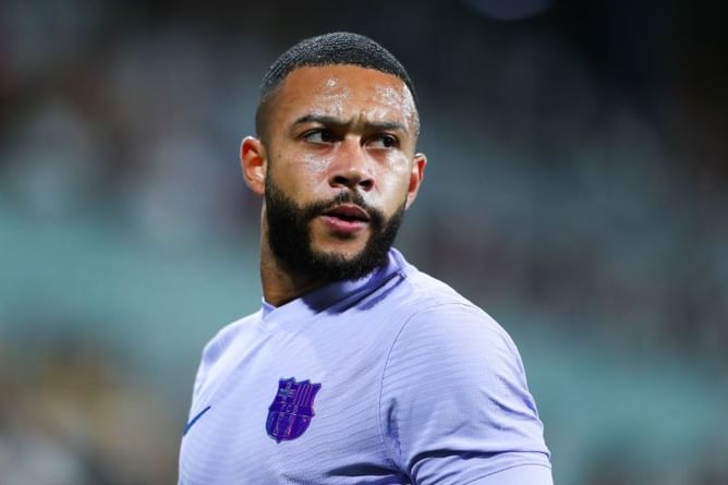 "How could you ask that?" - Memphis Depay reacts to question about regret over Barcelona move