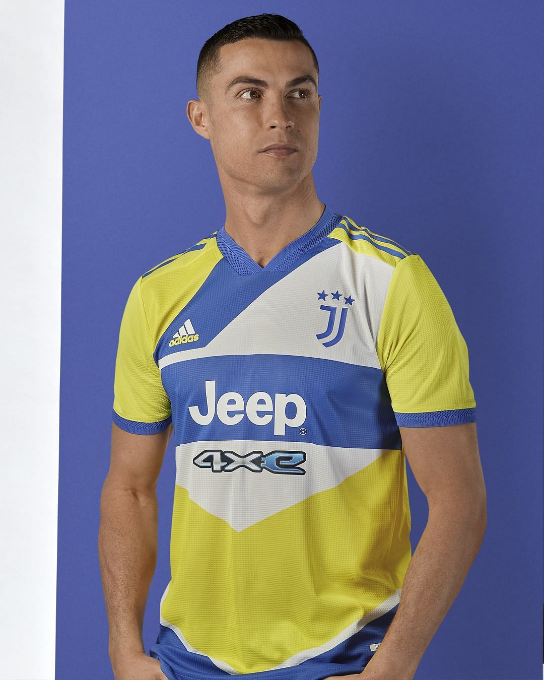Cristiano Ronaldo posses in Juventus third kit