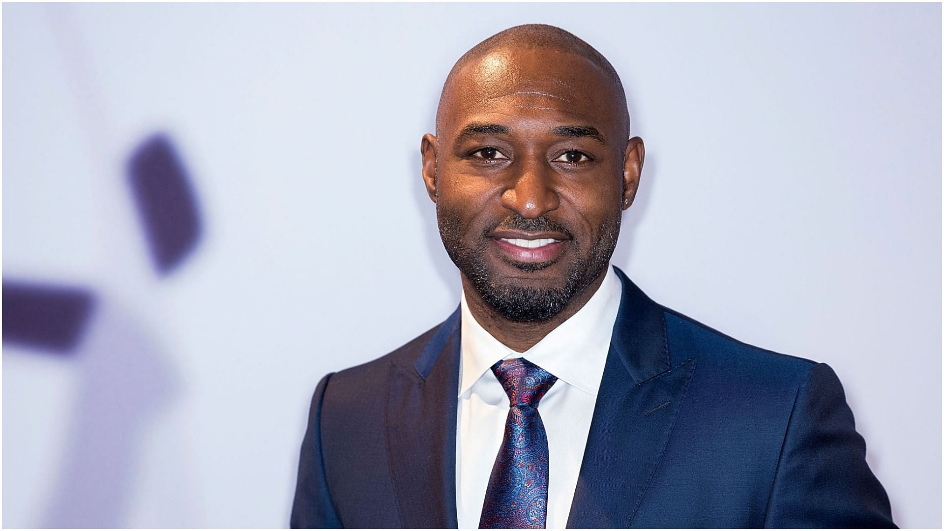 Adrian Holmes attends the Leo Awards 2017 at Hyatt Regency Vancouver on June 4, 2017, in Vancouver, Canada (Image via Getty Images)