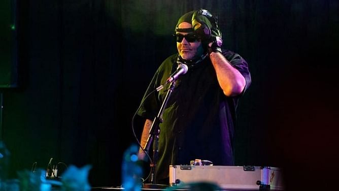 "Girls like him a lot" - WCW legend Konnan opens up about popular AEW star's backstage image