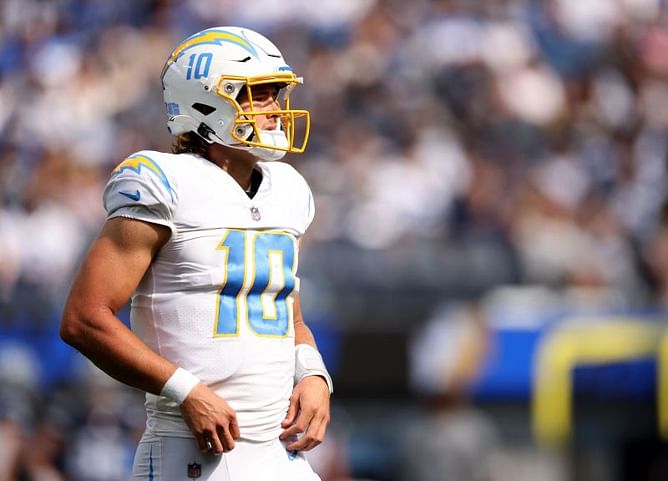 Is Justin Herbert playing tonight vs. Raiders in Week 4?