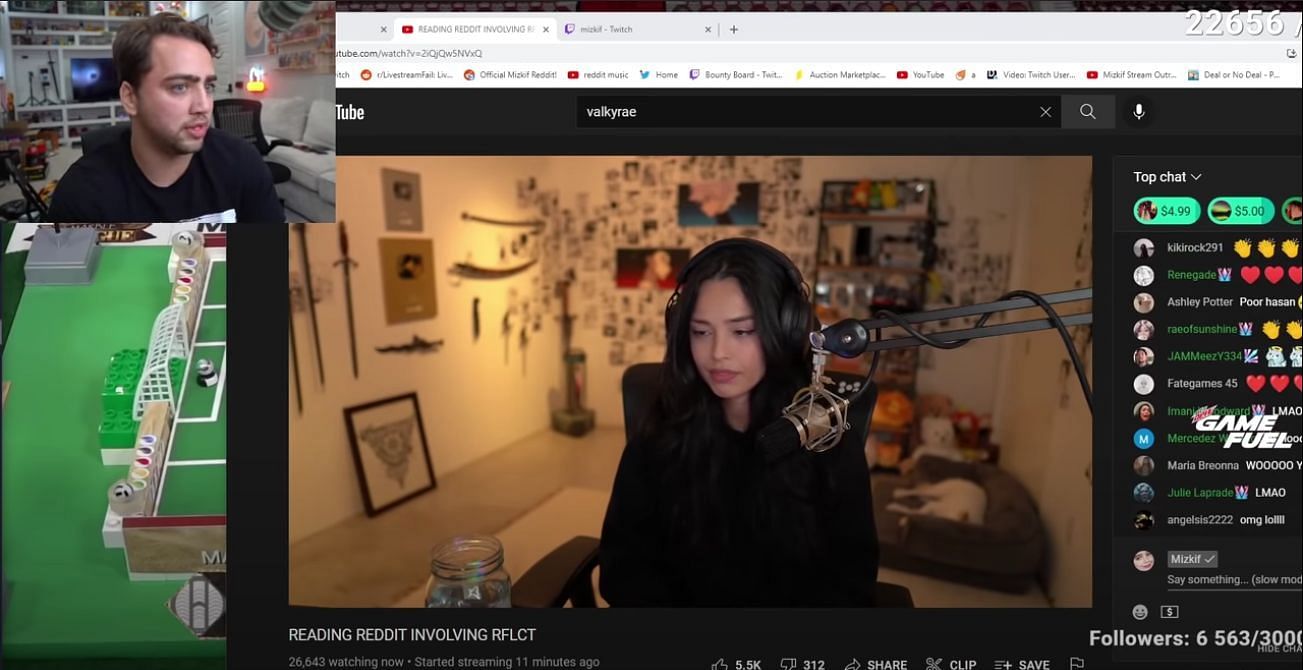 Mizkif calls Valkyrae to stop her from making a major mistake on livestream (Image via NETCLIPS on YouTube)