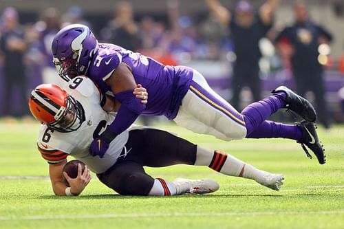 Cleveland Browns QB Baker Mayfield playing against the Minnesota Vikings in Week 4