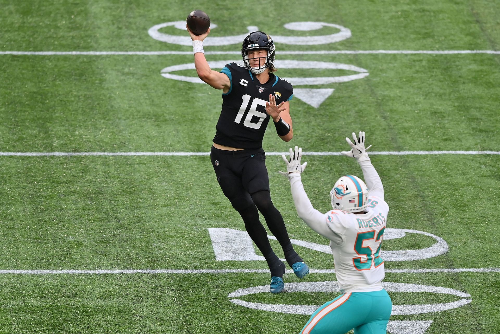 Jacksonville Jaguars 23-20 Miami Dolphins: Trevor Lawrence helps