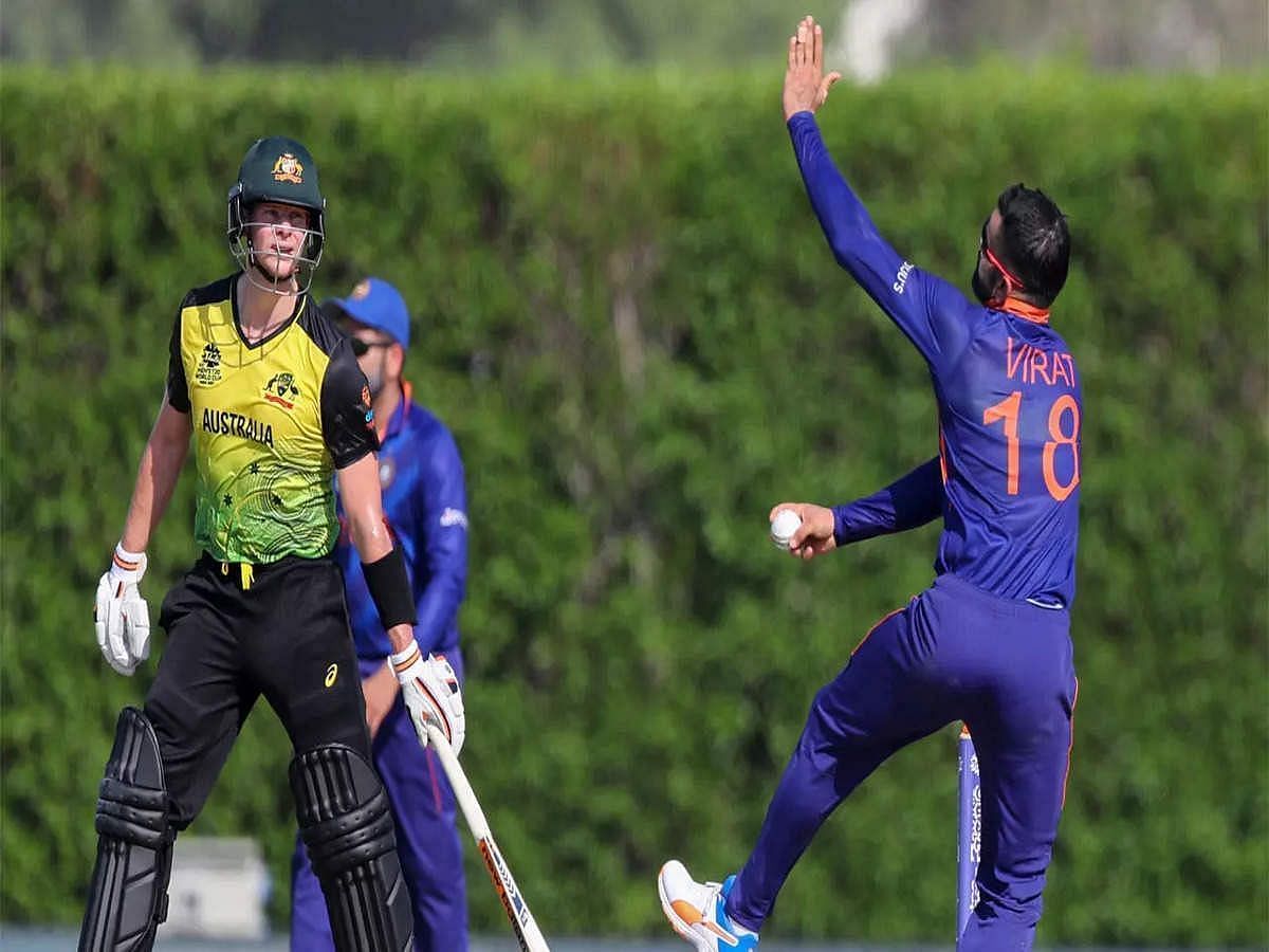 विराट कोहली ने ऑस्ट्रेलिया के खिलाफ वॉर्म-अप मैच में गेंदबाजी की थी