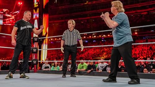 The Miz's dad entering the ring at WrestleMania 35