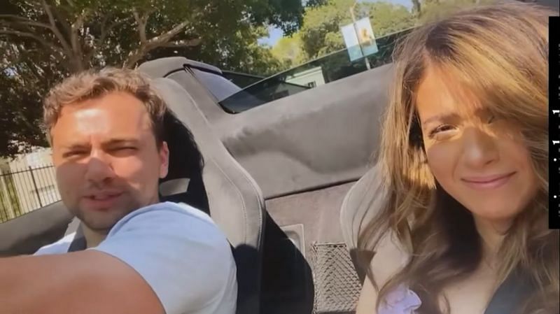 Mizkif and Pokimane were seen driving around in LA (Image via Pokimane Instagram)