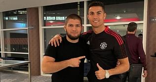 "He's the best ever" - Khabib Nurmagomedov poses for a photo with Manchester United star Cristiano Ronaldo