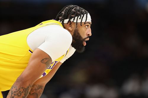 Anthony Davis (#3) of the LA Lakers during the NBA preseason game at Footprint Center