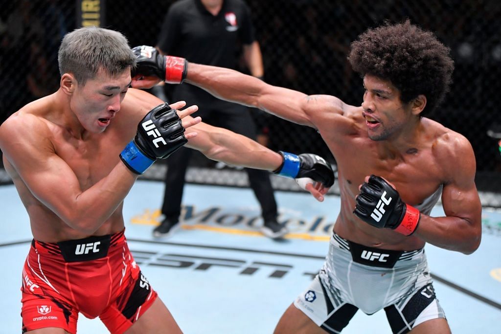 Alex Caceres came from behind to defeat Seung Woo Choi.