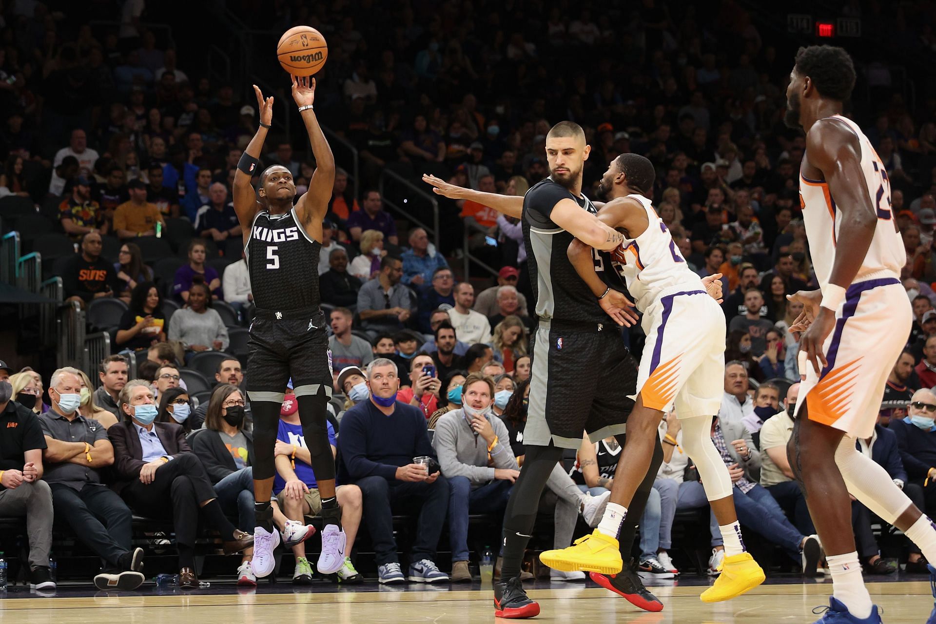 De&#039;Aaron Fox attempts a three for the Sacramento Kings.