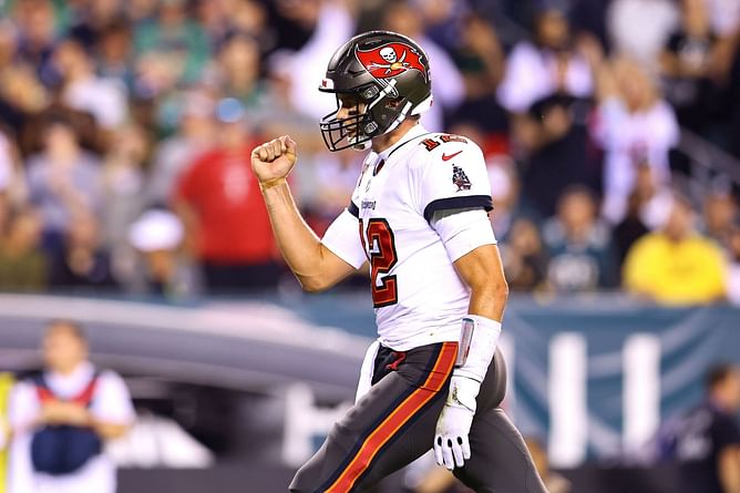 What is Tom Brady's record against the Chicago Bears in the NFL?