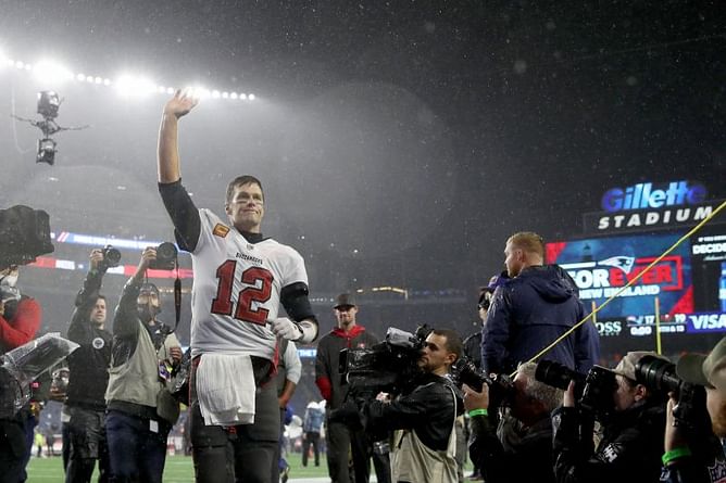 Tom Brady requested Patriots skip the ceremony once he breaks Drew Brees' passing yards record