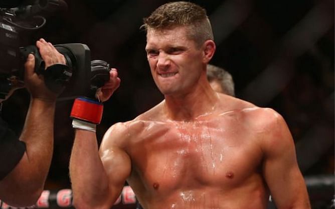 Watch: 'Wonderboy' Stephen Thompson tases a student and laughs as he cracks up the class