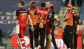 एबी डीविलियर्स के क्रीज पर होते हुए आरसीबी की हार को लेकर ट्विटर पर जबरदस्त प्रतिक्रियाएं