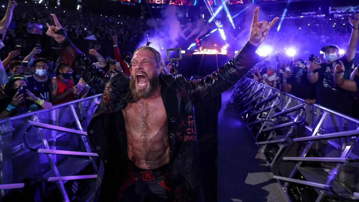 Edge making his entrance at the SummerSlam pay-per-view in 2021