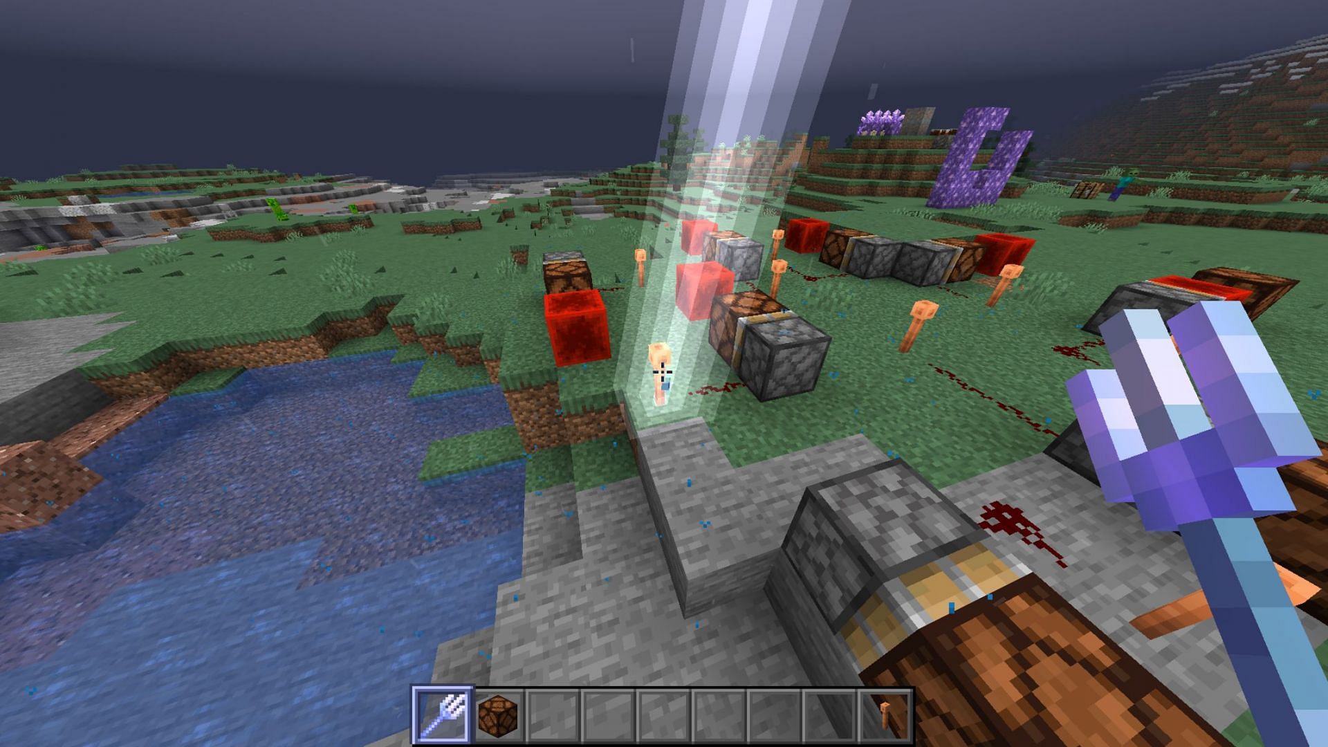 The use of a lightning rod and a Channeling-enchanted trident can easily earn &quot;Surge Protector&quot; (Image via Mojang).