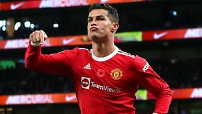 5 greatest right-footed players of all time