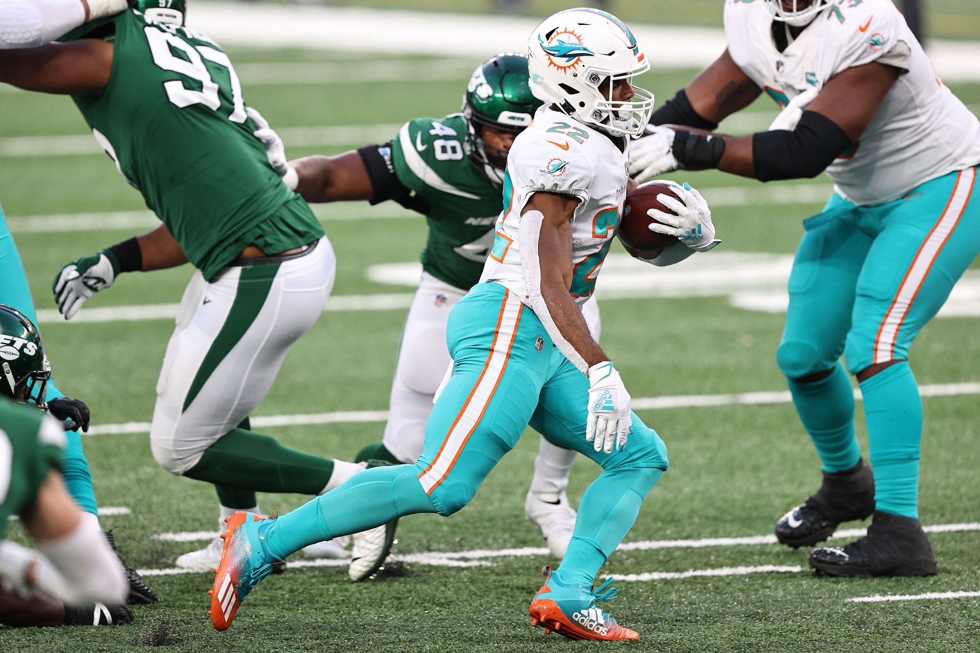 Miami Dolphins vs. New York Jets in a 2021 regular-season game