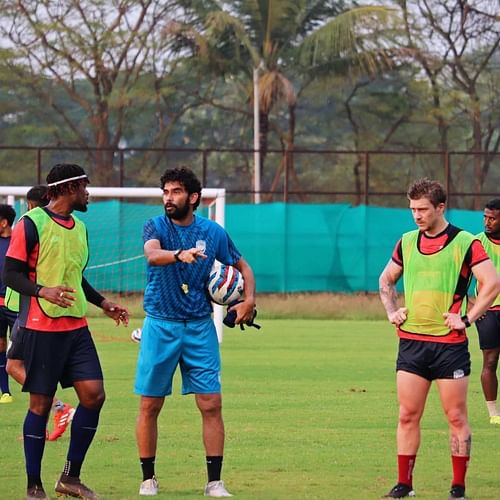 NorthEast United FC gaffer Khalid Jamil (in blue) in discussion with Deshorn Brown (L) and Federico Gallego during their pre-season training (Image courtesy: North East United FC Instagram)